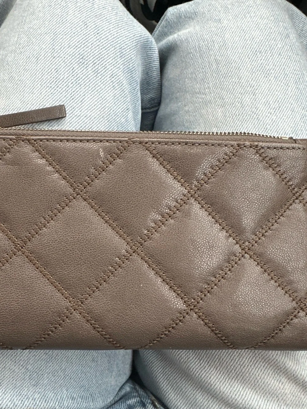 Tory Burch Smooth quilted Leather wallet in Dark Brown with gold hardware